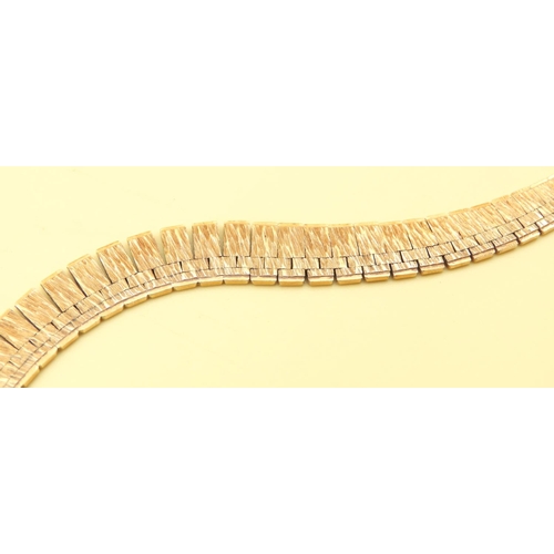 452 - 14 Carat Yellow Gold Articulated Fringe Form Necklace 42cm Long