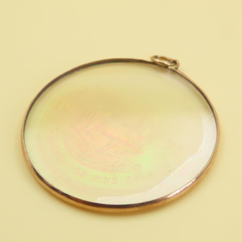 1029 - Unusual 9 Carat Yellow Gold Bound 4cm Diameter Pendant Inset with Halogram of Krugerrand Dated 1975