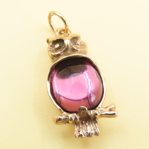 1031 - Amethyst Inset Owl Motif Pendant 9 Carat Yellow Gold 2cm High