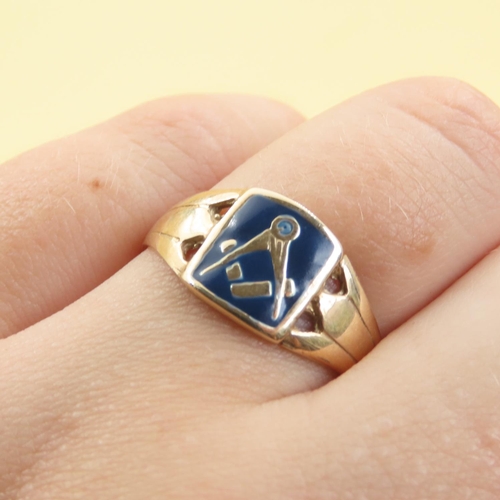 1036 - Masonic Interest 9 Carat Yellow Gold Gentleman's Ring Enamel Decorated Ring Size S