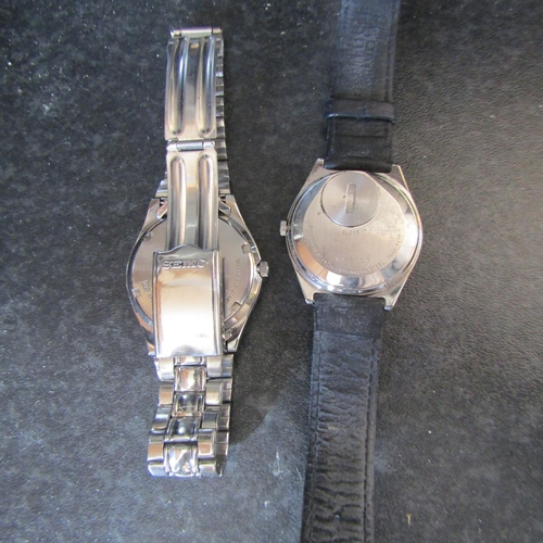 656 - Two Seiko Gentleman's Wrist Watches Each Date Aperture