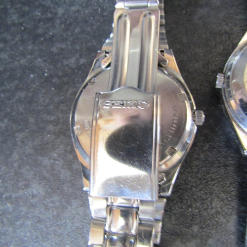 656 - Two Seiko Gentleman's Wrist Watches Each Date Aperture