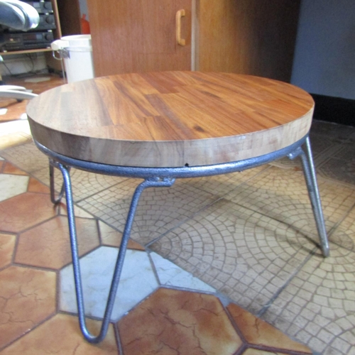 681 - Vintage Hardwood Top Circular Form Coffee Table Approximately 24 Inches Diameter