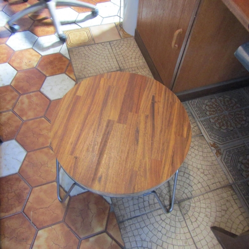 681 - Vintage Hardwood Top Circular Form Coffee Table Approximately 24 Inches Diameter