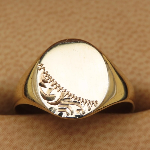 106 - 9 Carat Yellow Gold Signet Ring Size P
