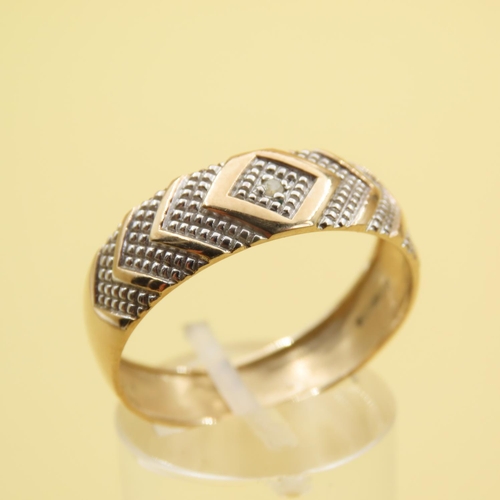 189 - 9 Carat Yellow Gold Geometric Design Diamond Set Band Ring Size V