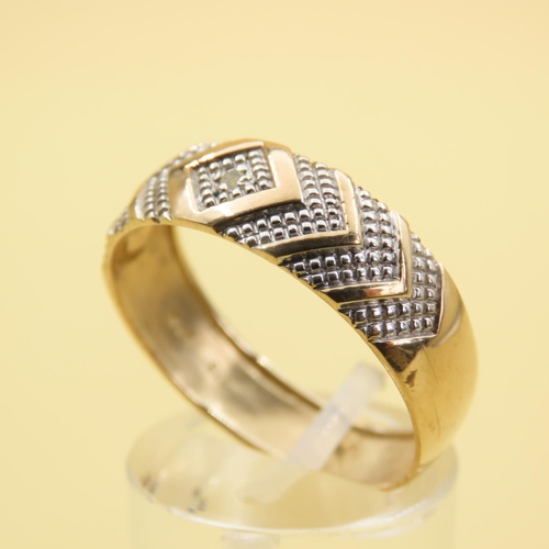 189 - 9 Carat Yellow Gold Geometric Design Diamond Set Band Ring Size V