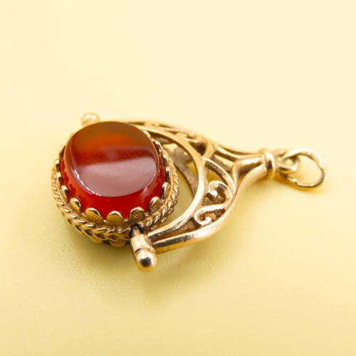 231 - 9 Carat Yellow Gold Carnelian and Onyx Set Fob Pendant 2cm Drop