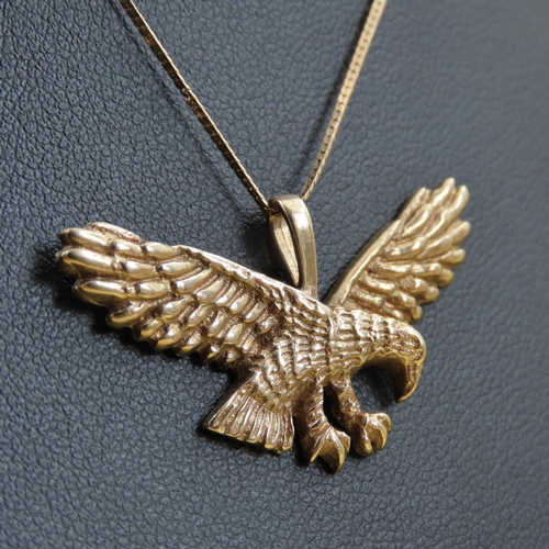 247 - 9 Carat Yellow Gold Eagle Motif Pendant Necklace Further Set on 10 Carat Yellow Gold Chain 46cm Long... 