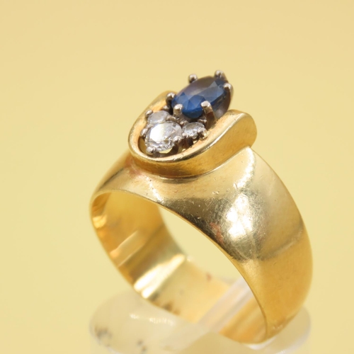 279 - Unique Sapphire and Diamond Ring Mounted on 18 Carat Yellow Gold Band Size N