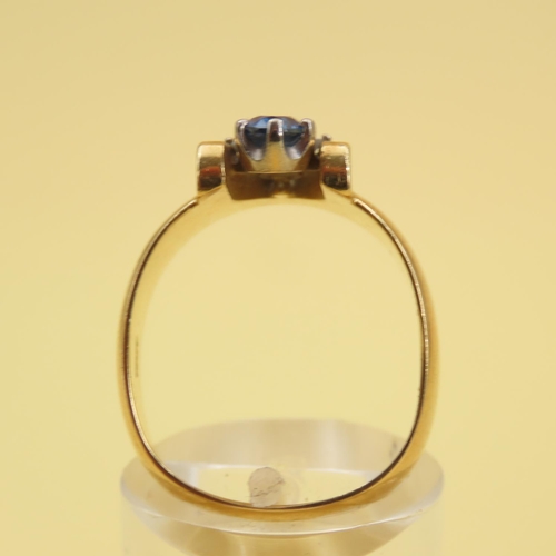 279 - Unique Sapphire and Diamond Ring Mounted on 18 Carat Yellow Gold Band Size N