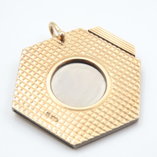 328 - 9 Carat Gold Cigar Cut Pendant Gold 4cm High Hallmarked London 1976 Weight 20 Grams