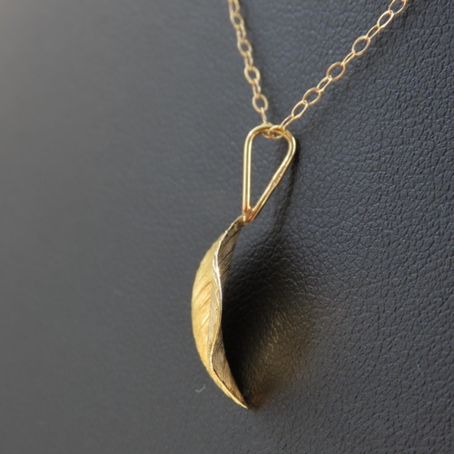 354 - Leaf Motif 9 Carat Yellow Gold Pendant 2cm High Mounted on 9 Carat Yellow Gold Chain 46cm Long