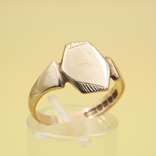 403 - 9 Carat Yellow Gold Panel Set Ring Size Q