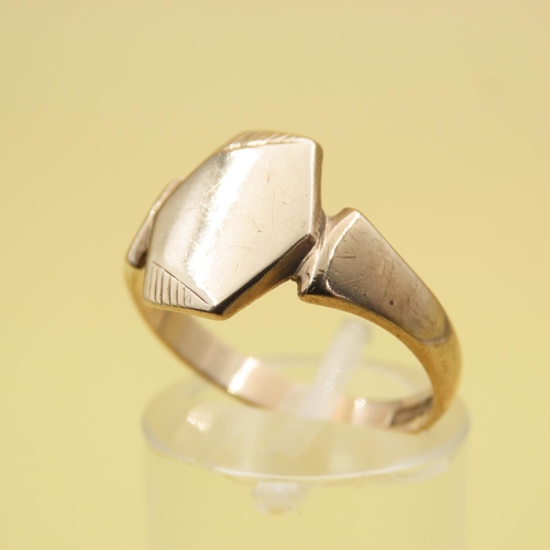 403 - 9 Carat Yellow Gold Panel Set Ring Size Q