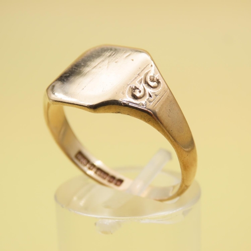 410 - 9 Carat Yellow Gold Signet Ring Size S