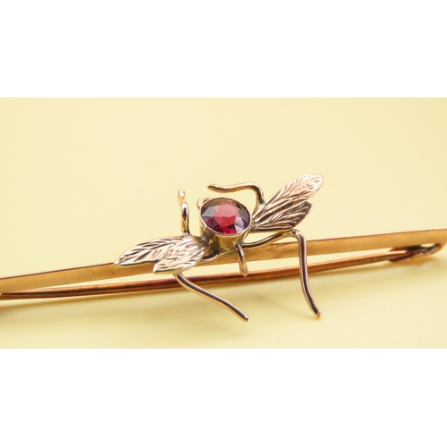 450 - Ruby Inset Bee Motif 9 Carat Yellow Gold Bar Brooch 5cm Wide