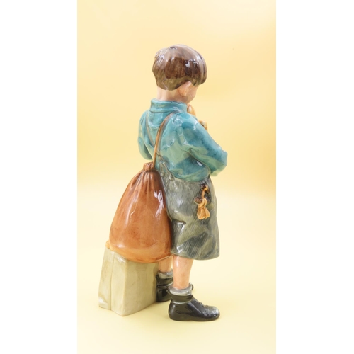 610 - Royal Doulton Figure Welcome Home Good Original Condition 8 Inches High Approximately