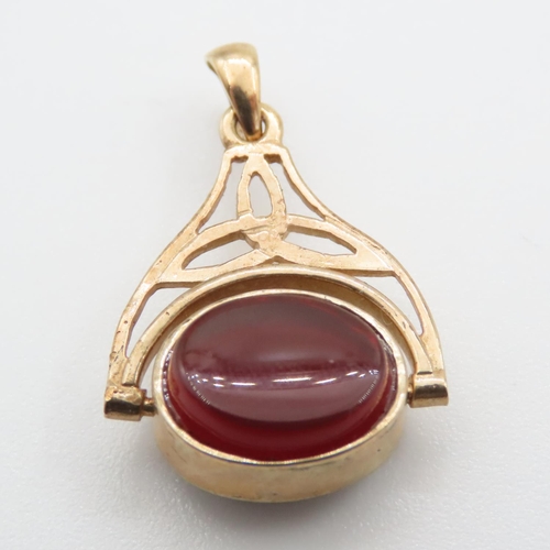 1046 - Carnelian and Black Onyx Set 9 Carat Yellow Gold Fob Pendant 2cm High As New Unworn