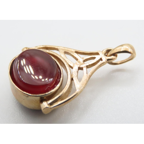 1046 - Carnelian and Black Onyx Set 9 Carat Yellow Gold Fob Pendant 2cm High As New Unworn