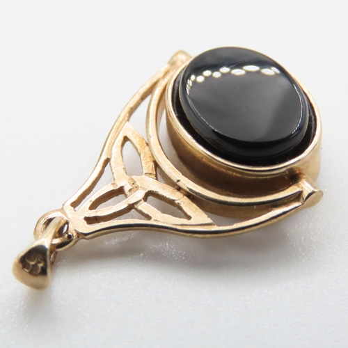 1046 - Carnelian and Black Onyx Set 9 Carat Yellow Gold Fob Pendant 2cm High As New Unworn