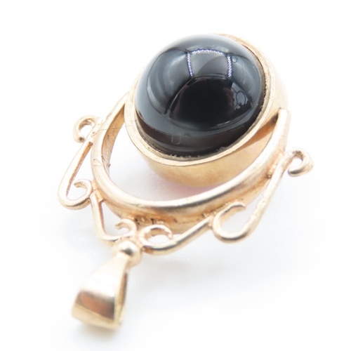 1048 - Carnelian and Black Onyx Set 9 Carat Yellow Gold Fob Pendant 2cm High As New Unworn