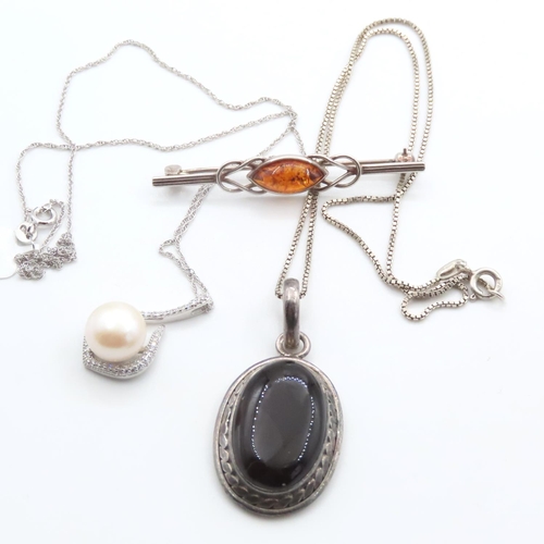 1082 - Collection of Amber Pearl and Onyx set Silver Jewellery