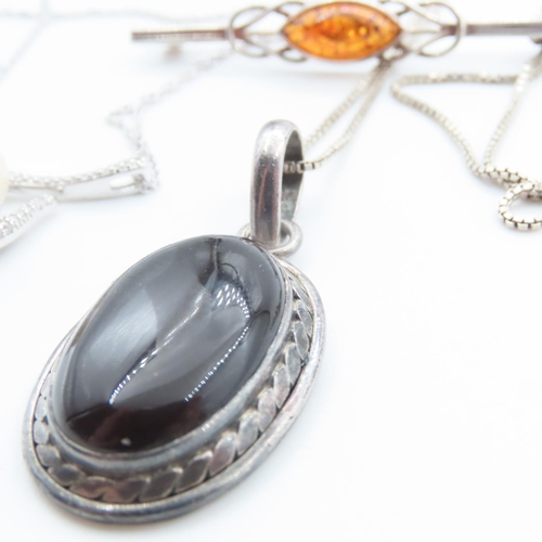 1082 - Collection of Amber Pearl and Onyx set Silver Jewellery