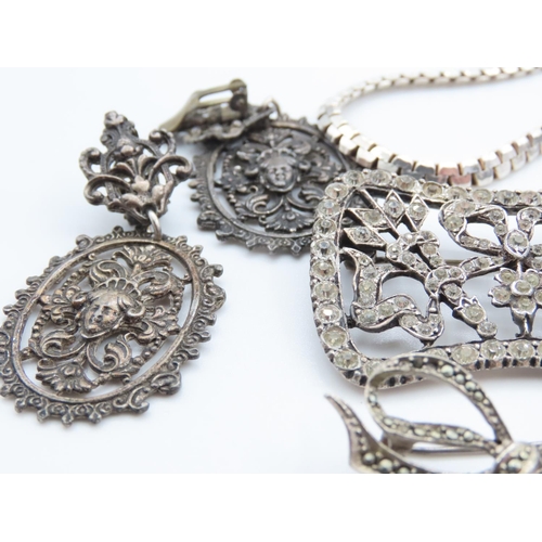 1147 - Various Silver and Silver Plated Jewellery Items