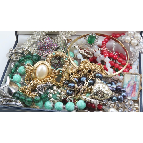 116 - Various Costume Jewellery Vintage and Others Quantity as Photographed