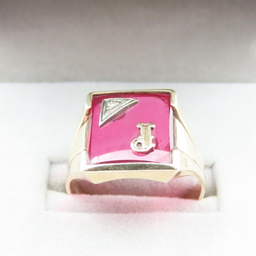 1174 - 9 Carat Yellow Gold Polished Square Cut Garnet Set Ring Size T Letter J to Corner