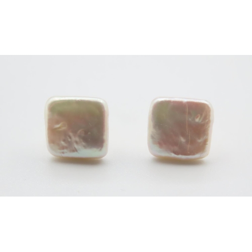 1184 - Pair of Square Mother of Pearl 9 Carat Yellow Gold Stud Earrings