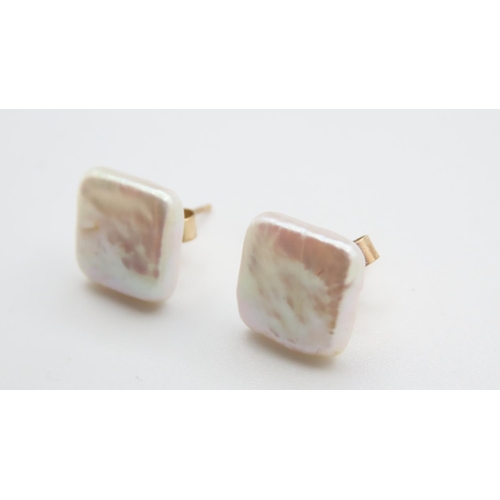 1184 - Pair of Square Mother of Pearl 9 Carat Yellow Gold Stud Earrings