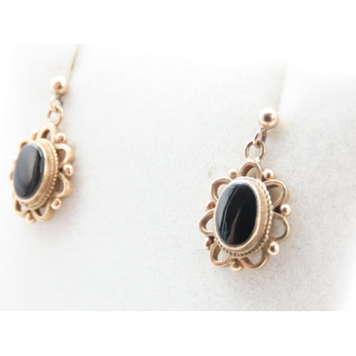 1231 - Pair of 9 Carat Yellow Gold Onyx Set Drop Earrings 1.5cm High