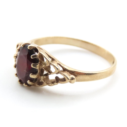 1367 - Red Garnet Ladies Ring Set in 9 Carat Yellow Gold Ring Size O