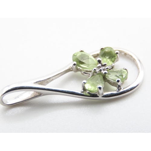 1370 - Peridot Set Butterfly Motif Pendant Set in 9 Carat White Gold 2.5cm High