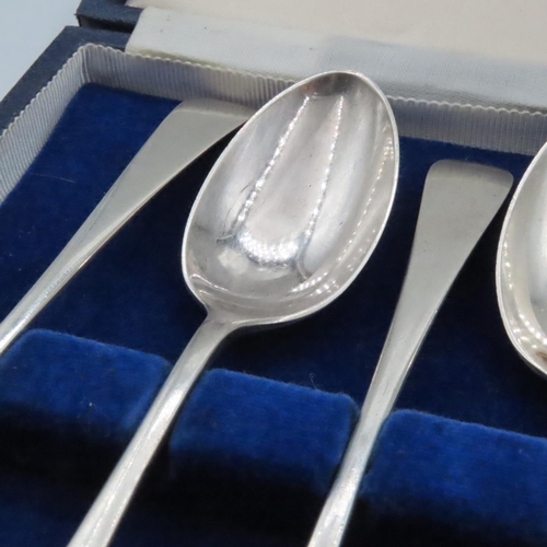 1584 - Set of Six Silver Tea Spoons in Presentation Case Each 12cm Long