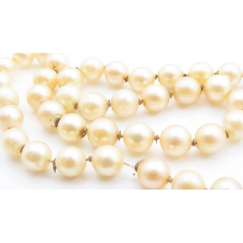 1588 - Pearl Necklace with Floral Motif 9 Carat Yellow Gold Clasp