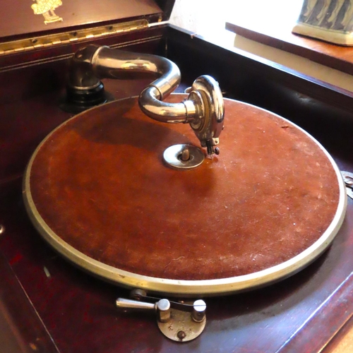 600 - Apollo Edwardian Mahogany Cased Gramophone