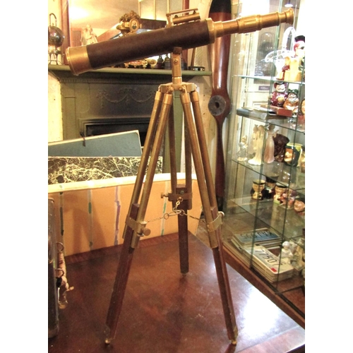 759 - Table Top Telescope Retractable on Adjustable Height Supports