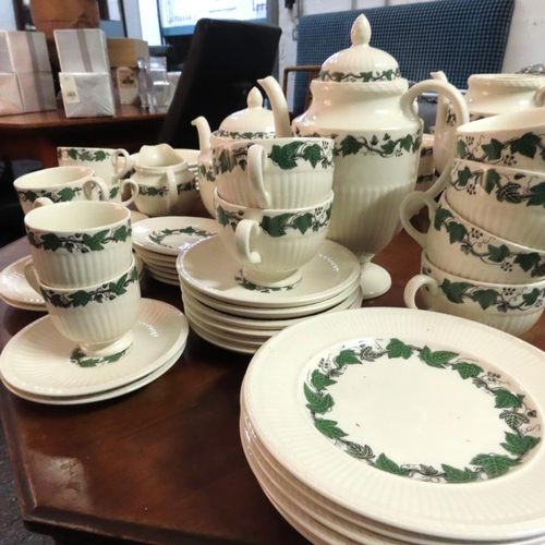 82 - Collection Wedgewood Stratford Pattern Tea Service Tableware Quantity as Photographed