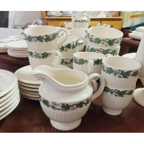 83 - Collection Wedgewood Stratford Pattern Tea Service Tableware Quantity as Photographed