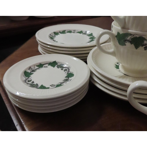 83 - Collection Wedgewood Stratford Pattern Tea Service Tableware Quantity as Photographed