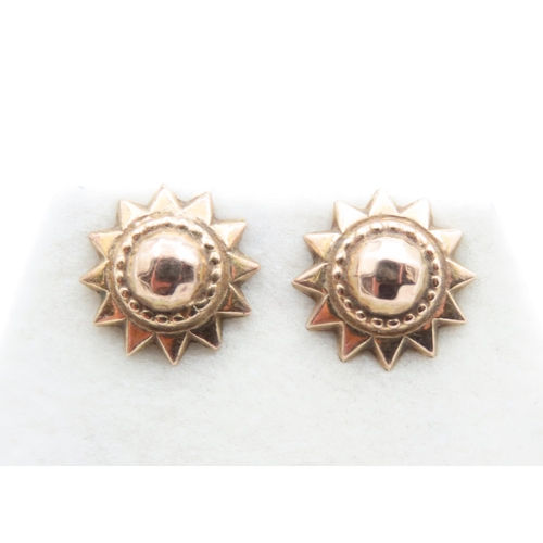 153 - Pair of 9 Carat Yellow Gold Sun Motif Earrings Each 1cm High