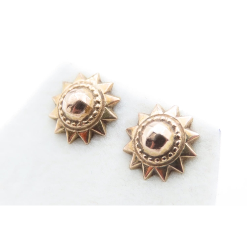 153 - Pair of 9 Carat Yellow Gold Sun Motif Earrings Each 1cm High