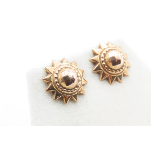 153 - Pair of 9 Carat Yellow Gold Sun Motif Earrings Each 1cm High