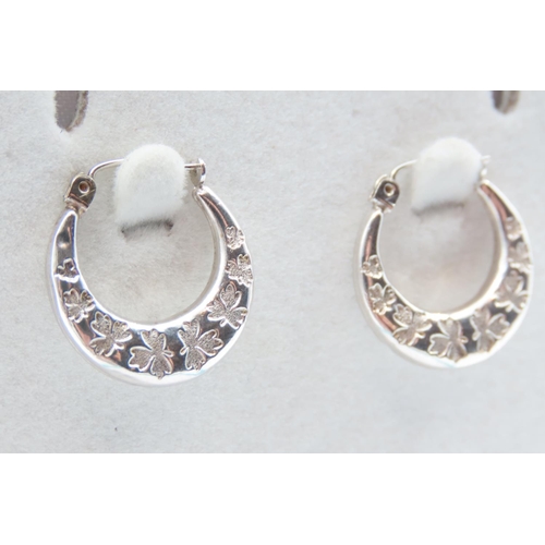 192 - Pair of 9 Carat White Gold Leaf Design Earrings Each 2cm Diameter