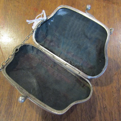 302 - Silver Ladies Evening Purse with Carry Chain