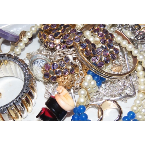 320 - Various Costume Jewellery Vintage and Others Quantity as Photographed