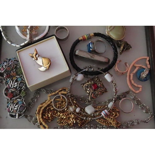 322 - Various Costume Jewellery Vintage and Others Quantity as Photographed